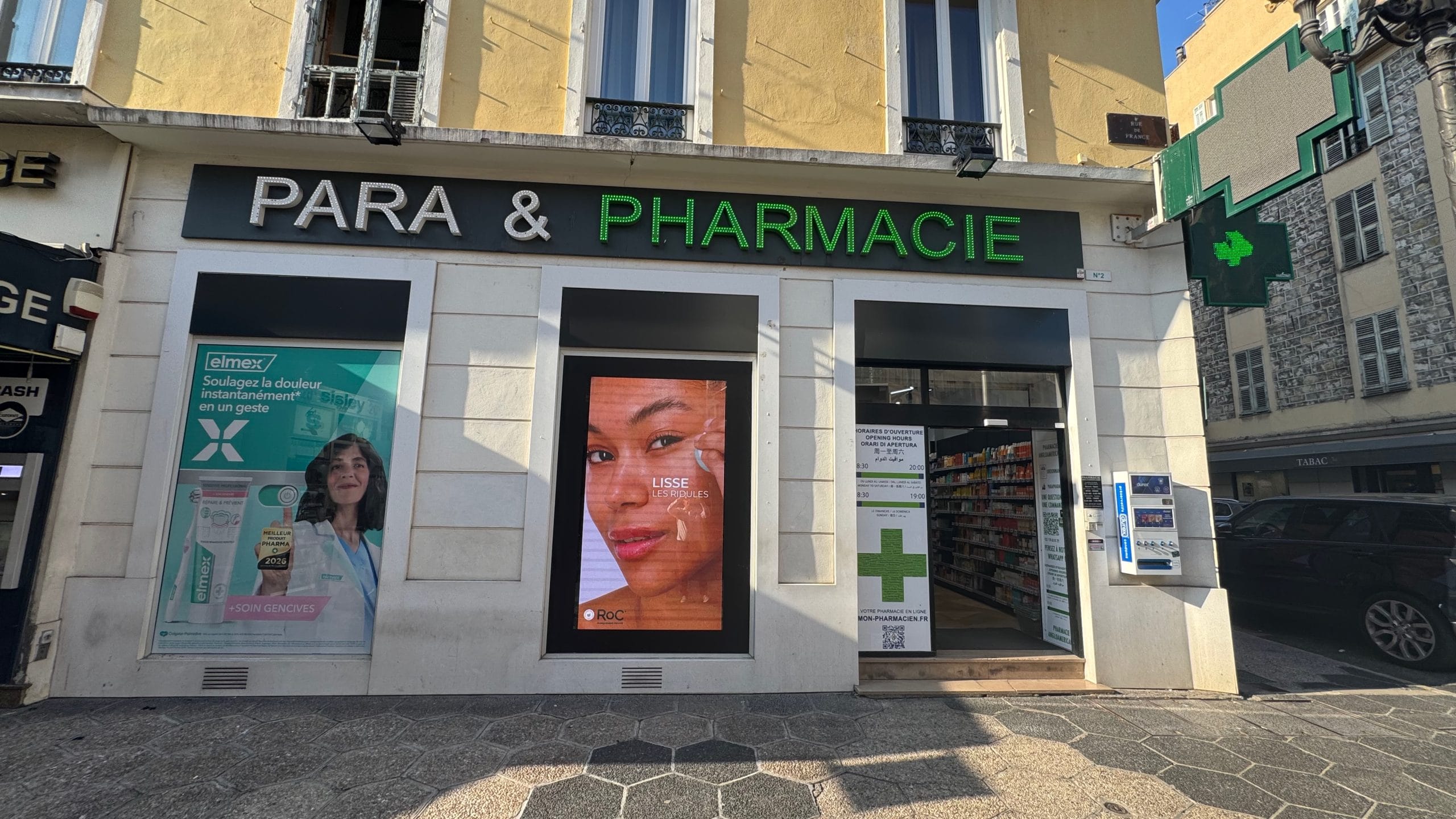 Pharmacie Anglo-Américaine facade